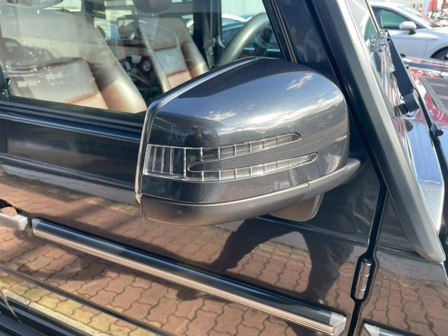 Ｇクラス Ｇ３５０　ブルーテック　３５ｔｈアニバーサリーＥＤ　４ＷＤ　ドライブレコーダー　ＥＴＣ　バックカメラ　クリアランスソナー　パワーシート　ナビ　ＴＶ　オートライト　アルミホイール　キーレスエントリー　電動格納ミラー　シートヒーター　ＡＴ　ＣＤ　ＥＳＣ（17枚目）