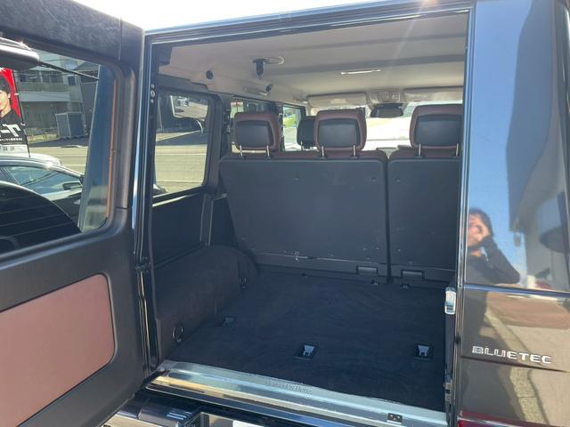 Ｇクラス Ｇ３５０　ブルーテック　３５ｔｈアニバーサリーＥＤ　４ＷＤ　ドライブレコーダー　ＥＴＣ　バックカメラ　クリアランスソナー　パワーシート　ナビ　ＴＶ　オートライト　アルミホイール　キーレスエントリー　電動格納ミラー　シートヒーター　ＡＴ　ＣＤ　ＥＳＣ（19枚目）