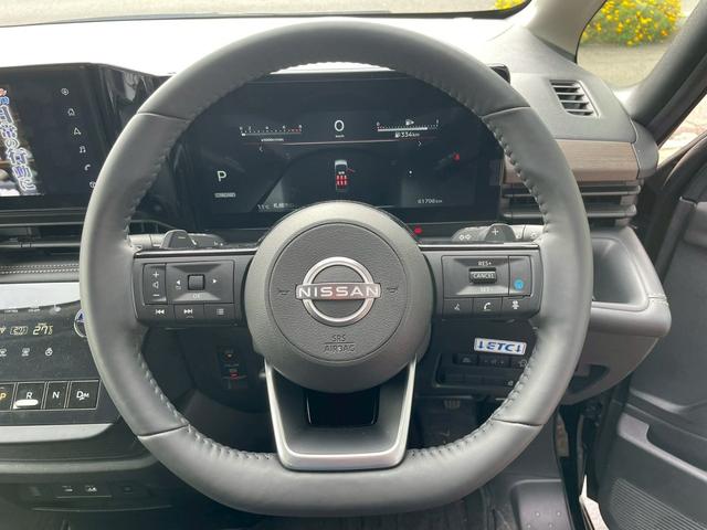 セレナ ハイウェイスターＶ　４ＷＤ　全周囲カメラ　ナビ　ＴＶ　クリアランスソナー　オートクルーズコントロール　衝突被害軽減システム　両側電動スライドドア　ＬＥＤヘッドランプ　スマートキー　アイドリングストップ　シートヒーター（3枚目）