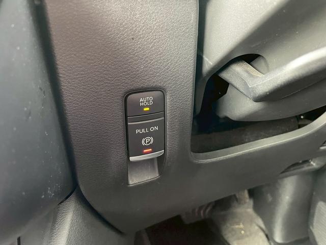 セレナ ハイウェイスターＶ　４ＷＤ　全周囲カメラ　ナビ　ＴＶ　クリアランスソナー　オートクルーズコントロール　衝突被害軽減システム　両側電動スライドドア　ＬＥＤヘッドランプ　スマートキー　アイドリングストップ　シートヒーター（10枚目）