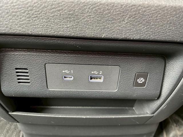 セレナ ハイウェイスターＶ　４ＷＤ　全周囲カメラ　ナビ　ＴＶ　クリアランスソナー　オートクルーズコントロール　衝突被害軽減システム　両側電動スライドドア　ＬＥＤヘッドランプ　スマートキー　アイドリングストップ　シートヒーター（11枚目）