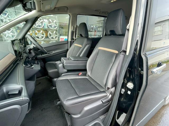 セレナ ハイウェイスターＶ　４ＷＤ　全周囲カメラ　ナビ　ＴＶ　クリアランスソナー　オートクルーズコントロール　衝突被害軽減システム　両側電動スライドドア　ＬＥＤヘッドランプ　スマートキー　アイドリングストップ　シートヒーター（22枚目）