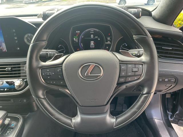 ＬＳ ＬＳ５００ｈ　エグゼクティブ　４ＷＤ　ドライブレコーダー　クリアランスソナー　レーンアシスト　オートクルーズコントロール　パークアシスト　衝突被害軽減システム　全周囲カメラ　ナビ　ＴＶ　アルミホイール　オートマチックハイビーム（3枚目）