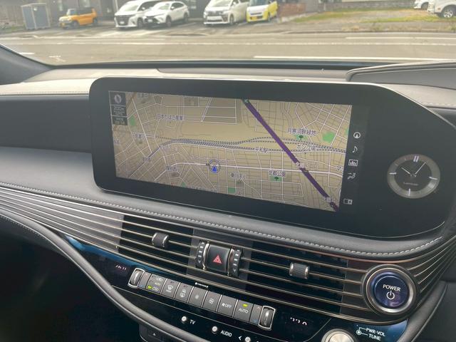 ＬＳ ＬＳ５００ｈ　エグゼクティブ　４ＷＤ　ドライブレコーダー　クリアランスソナー　レーンアシスト　オートクルーズコントロール　パークアシスト　衝突被害軽減システム　全周囲カメラ　ナビ　ＴＶ　アルミホイール　オートマチックハイビーム（6枚目）
