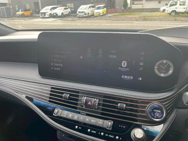 ＬＳ ＬＳ５００ｈ　エグゼクティブ　４ＷＤ　ドライブレコーダー　クリアランスソナー　レーンアシスト　オートクルーズコントロール　パークアシスト　衝突被害軽減システム　全周囲カメラ　ナビ　ＴＶ　アルミホイール　オートマチックハイビーム（8枚目）