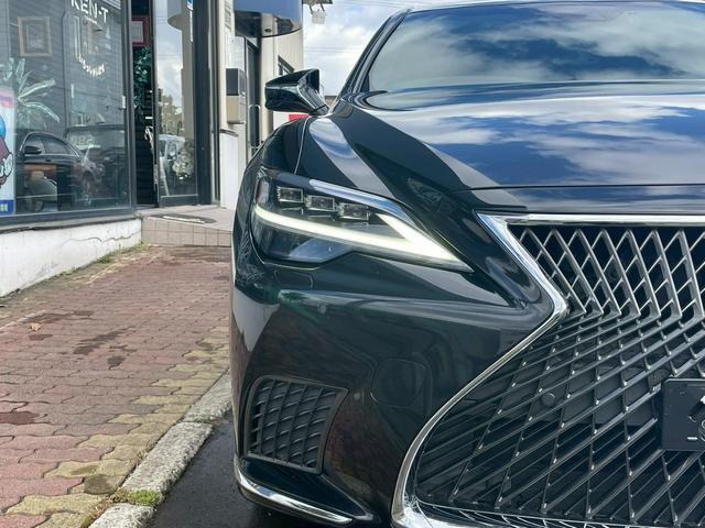 ＬＳ ＬＳ５００ｈ　エグゼクティブ　４ＷＤ　ドライブレコーダー　クリアランスソナー　レーンアシスト　オートクルーズコントロール　パークアシスト　衝突被害軽減システム　全周囲カメラ　ナビ　ＴＶ　アルミホイール　オートマチックハイビーム（17枚目）