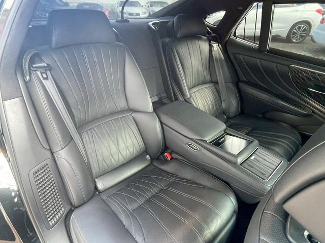 ＬＳ ＬＳ５００ｈ　エグゼクティブ　４ＷＤ　ドライブレコーダー　クリアランスソナー　レーンアシスト　オートクルーズコントロール　パークアシスト　衝突被害軽減システム　全周囲カメラ　ナビ　ＴＶ　アルミホイール　オートマチックハイビーム（37枚目）