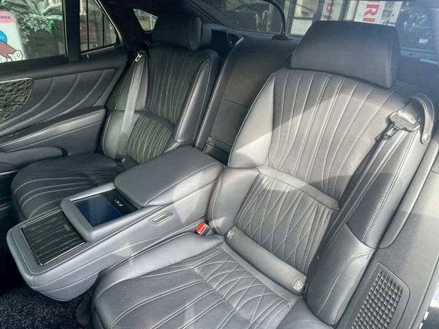 ＬＳ ＬＳ５００ｈ　エグゼクティブ　４ＷＤ　ドライブレコーダー　クリアランスソナー　レーンアシスト　オートクルーズコントロール　パークアシスト　衝突被害軽減システム　全周囲カメラ　ナビ　ＴＶ　アルミホイール　オートマチックハイビーム（38枚目）