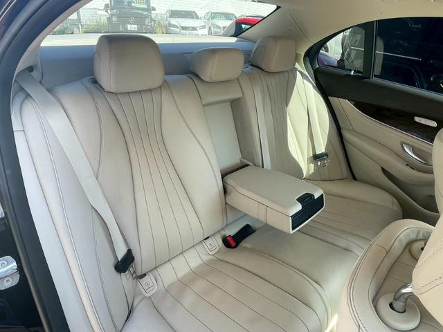 Ｅクラス Ｅ４００　４マチック　エクスクルーシブ　４ＷＤ　ドライブレコーダー　ＥＴＣ　クリアランスソナー　レーンアシスト　オートクルーズコントロール　衝突被害軽減システム　全周囲カメラ　ナビ　ＴＶ　アルミホイール　オートライト　ＬＥＤヘッドランプ（28枚目）