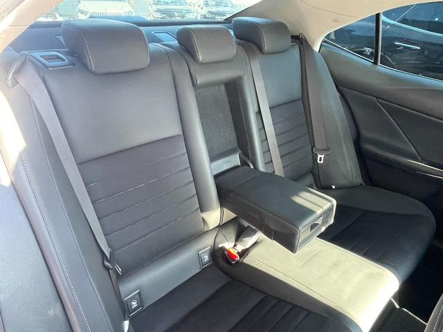 ＩＳ ＩＳ２５０　４ＷＤ　ＥＴＣ　オートクルーズコントロール　バックカメラ　ナビ　ＴＶ　アルミホイール　オートライト　ＨＩＤ　ＡＴ　シートヒーター　スマートキー　電動格納ミラー　盗難防止システム　パワーシート　ＣＤ（14枚目）