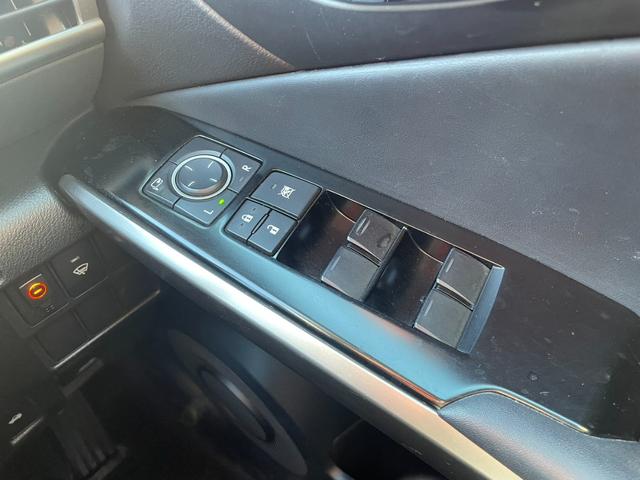 ＩＳ ＩＳ２５０　４ＷＤ　ＥＴＣ　オートクルーズコントロール　バックカメラ　ナビ　ＴＶ　アルミホイール　オートライト　ＨＩＤ　ＡＴ　シートヒーター　スマートキー　電動格納ミラー　盗難防止システム　パワーシート　ＣＤ（24枚目）