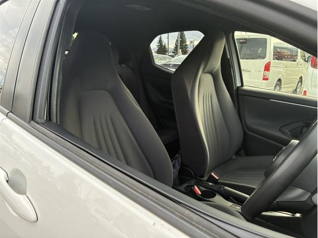 ヤリス X(8枚目)