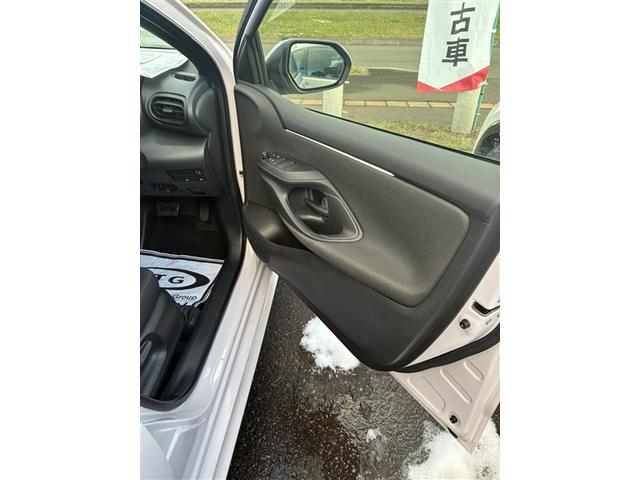 ヤリス X(8枚目)