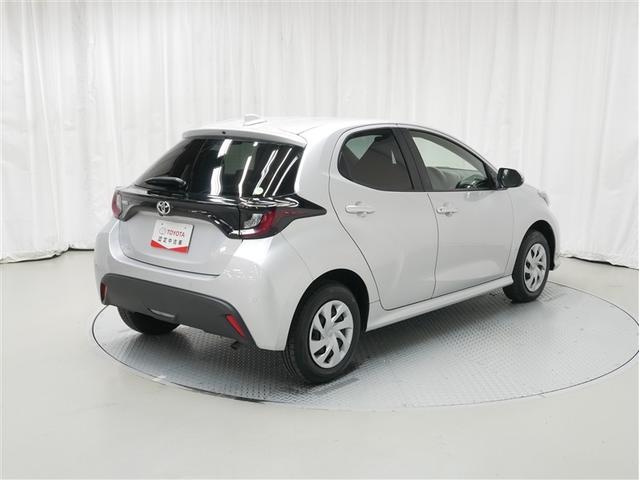 ヤリス Ｘ（3枚目）