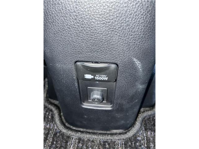 後席アクセサリーコンセント