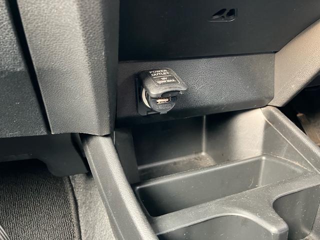 フィット Ｇ　パワーステアリング　ＡＢＳ　エアコン　盗難防止システム　衝突安全ボディ　パワーウィンドウ　パワーステアリング　エアバッグ（運転席・助手席）　ＥＴＣ（15枚目）