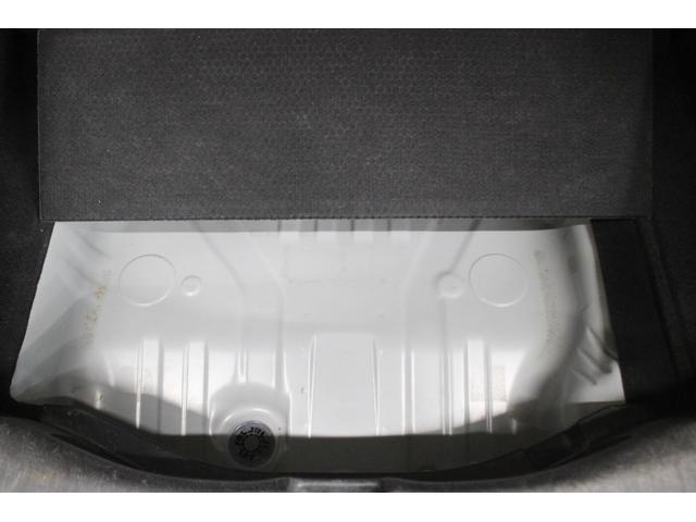 フィット １３Ｇ　４ＷＤ　ナビ　ｂｌｕｅｔｏｏｔｈ　ＥＴＣ（8枚目）