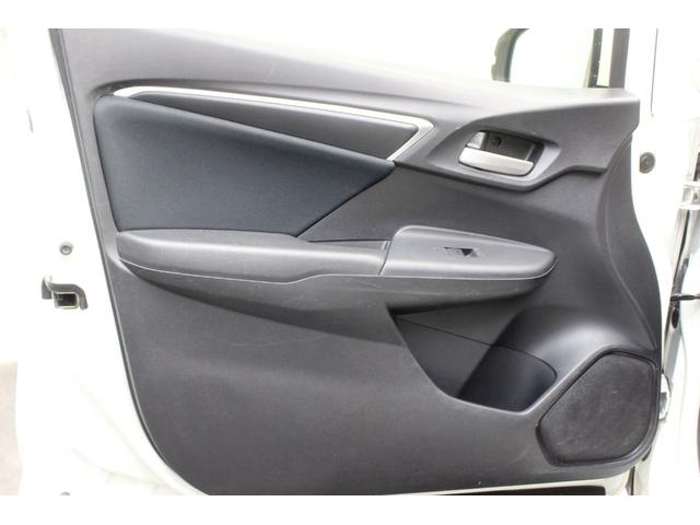 フィット １３Ｇ　４ＷＤ　ナビ　ｂｌｕｅｔｏｏｔｈ　ＥＴＣ（21枚目）