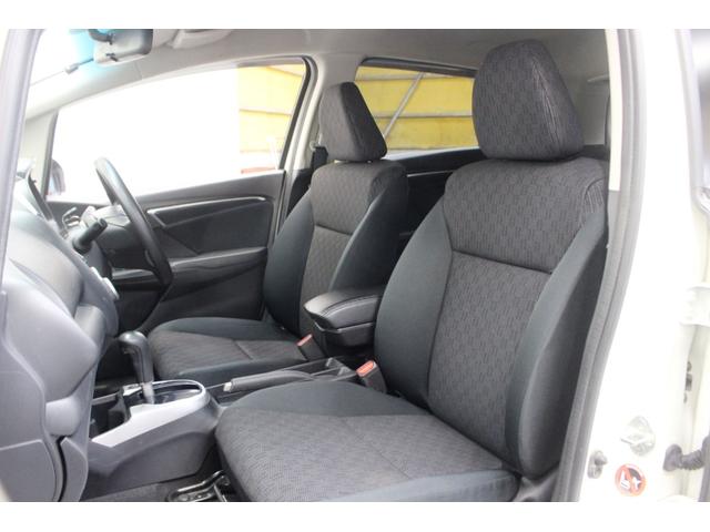 フィット １３Ｇ　４ＷＤ　ナビ　ｂｌｕｅｔｏｏｔｈ　ＥＴＣ（25枚目）