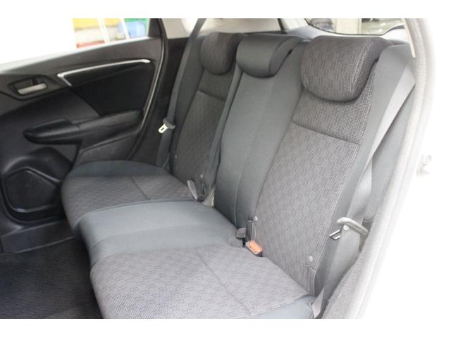 フィット １３Ｇ　４ＷＤ　ナビ　ｂｌｕｅｔｏｏｔｈ　ＥＴＣ（27枚目）