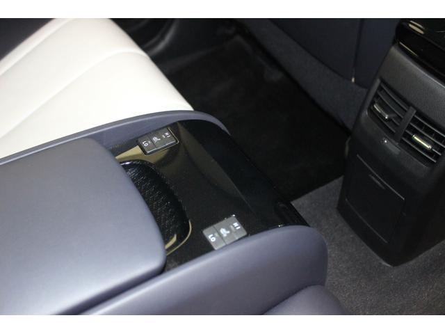 MIRAI ベースグレード 本州仕入車 水素自動車 ナビ バックカメラ bluetooth テレビ ワイヤレス充電 スマートキー プッシュスタート 衝突被害軽減ブレーキ パワーシート シートヒーター ETC(24枚目)