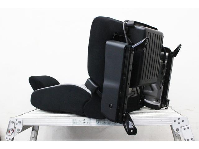 ピクシスジョイ Ｃ　Ｇ　ＳＡＩＩ　４ＷＤ　本州仕入車　スマートキー　プッシュスタート　衝突被害軽減ブレーキ（6枚目）