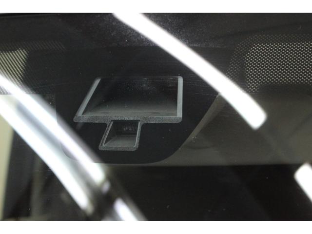 ���S�^�]���T�|�[�g����A�Փ˔�Q�y���u���[�L�@�\�𑕔����Ă���܂��B