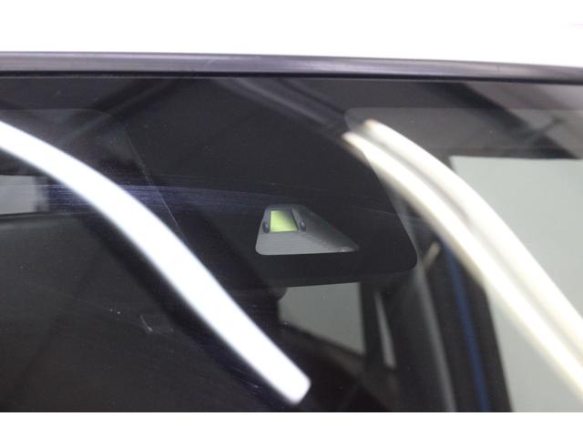 ���S�^�]���T�|�[�g����A�Փ˔�Q�y���u���[�L�@�\�𑕔����Ă���܂��B