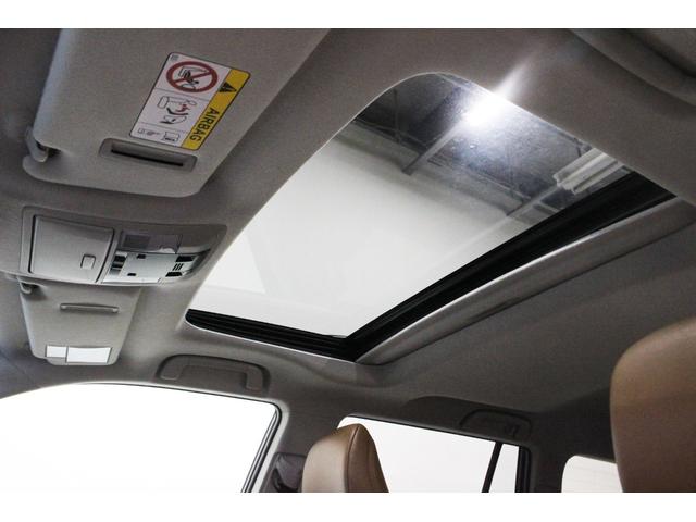 ランドクルーザープラド ＴＸ　Ｌパッケージ　７０ｔｈアニバーサリーリミテッド　４ＷＤ　ナビ　バックカメラ　ｂｌｕｅｔｏｏｔｈ　サンルーフ　スマートキー　プッシュスタート　衝突被害軽減ブレーキ（17枚目）