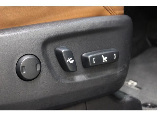 ランドクルーザープラド ＴＸ　Ｌパッケージ　７０ｔｈアニバーサリーリミテッド　４ＷＤ　ナビ　バックカメラ　ｂｌｕｅｔｏｏｔｈ　サンルーフ　スマートキー　プッシュスタート　衝突被害軽減ブレーキ（24枚目）