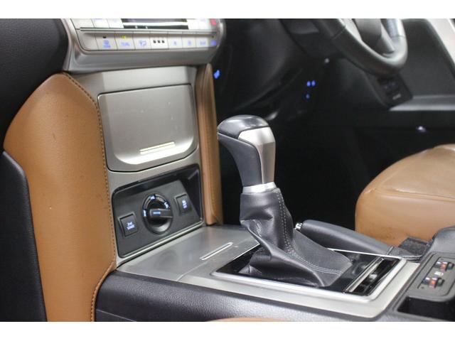 ランドクルーザープラド ＴＸ　Ｌパッケージ　７０ｔｈアニバーサリーリミテッド　４ＷＤ　ナビ　バックカメラ　ｂｌｕｅｔｏｏｔｈ　サンルーフ　スマートキー　プッシュスタート　衝突被害軽減ブレーキ（30枚目）