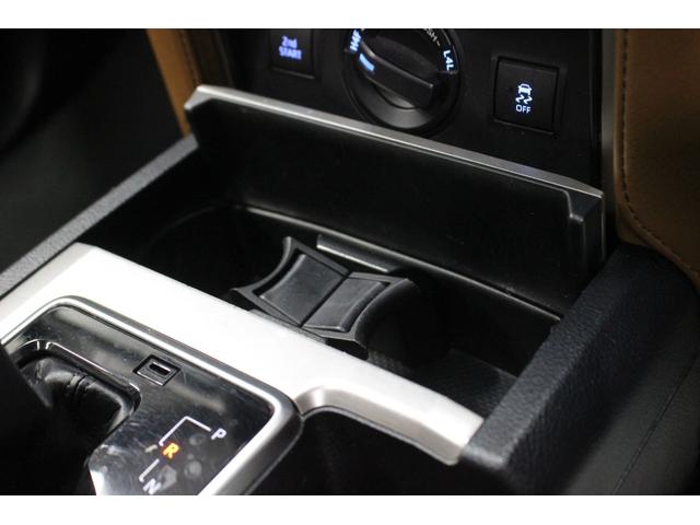 ランドクルーザープラド ＴＸ　Ｌパッケージ　７０ｔｈアニバーサリーリミテッド　４ＷＤ　ナビ　バックカメラ　ｂｌｕｅｔｏｏｔｈ　サンルーフ　スマートキー　プッシュスタート　衝突被害軽減ブレーキ（31枚目）