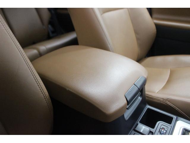 ランドクルーザープラド ＴＸ　Ｌパッケージ　７０ｔｈアニバーサリーリミテッド　４ＷＤ　ナビ　バックカメラ　ｂｌｕｅｔｏｏｔｈ　サンルーフ　スマートキー　プッシュスタート　衝突被害軽減ブレーキ（33枚目）