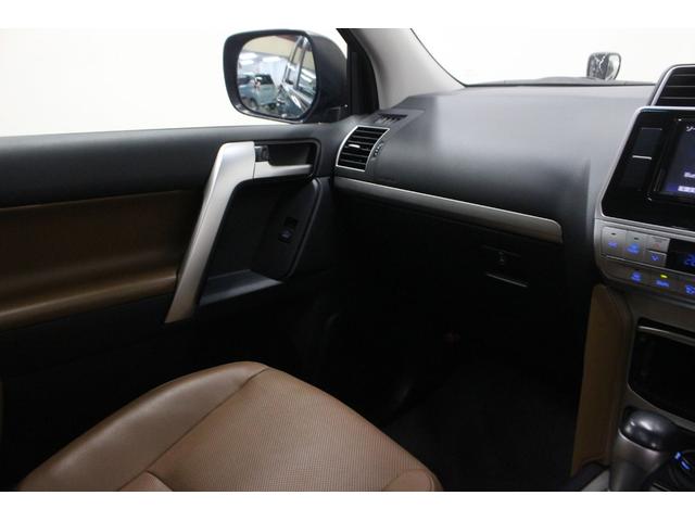 ランドクルーザープラド ＴＸ　Ｌパッケージ　７０ｔｈアニバーサリーリミテッド　４ＷＤ　ナビ　バックカメラ　ｂｌｕｅｔｏｏｔｈ　サンルーフ　スマートキー　プッシュスタート　衝突被害軽減ブレーキ（35枚目）