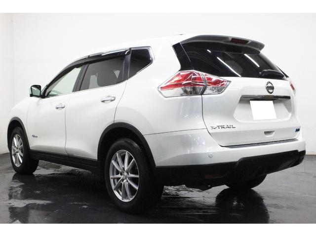 �����X�̑O�ɂ��炩���߂��A���𒸂���ƁA�����̓W���X�y�[�X�Ɉړ������邱�Ƃ��\�ł��B