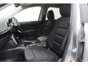 フロントシートはとても座りやすい形で綺麗なシートです。