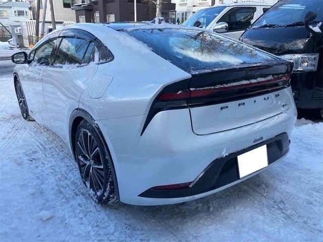 プリウス Ｚ　４ＷＤ　クリアランスソナー　レーンアシスト　オートクルーズコントロール　衝突被害軽減システム　全周囲カメラ　ナビ　アルミホイール　オートマチックハイビーム　オートライト　ＬＥＤヘッドランプ　ＣＶＴ（12枚目）