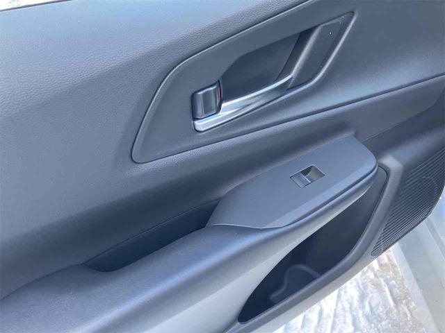 プリウス Ｚ　４ＷＤ　クリアランスソナー　レーンアシスト　オートクルーズコントロール　衝突被害軽減システム　全周囲カメラ　ナビ　アルミホイール　オートマチックハイビーム　オートライト　ＬＥＤヘッドランプ　ＣＶＴ（16枚目）