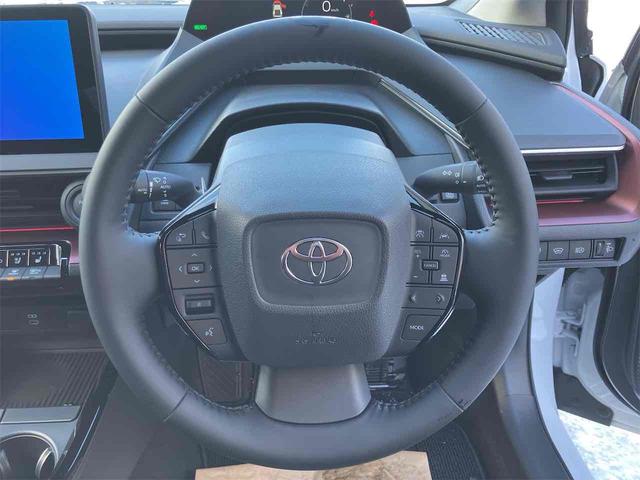 プリウス Ｚ　４ＷＤ　クリアランスソナー　レーンアシスト　オートクルーズコントロール　衝突被害軽減システム　全周囲カメラ　ナビ　アルミホイール　オートマチックハイビーム　オートライト　ＬＥＤヘッドランプ　ＣＶＴ（41枚目）