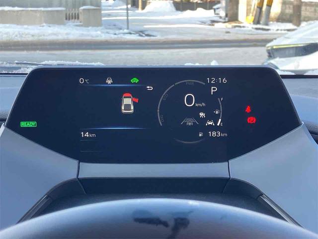 プリウス Ｚ　４ＷＤ　クリアランスソナー　レーンアシスト　オートクルーズコントロール　衝突被害軽減システム　全周囲カメラ　ナビ　アルミホイール　オートマチックハイビーム　オートライト　ＬＥＤヘッドランプ　ＣＶＴ（46枚目）