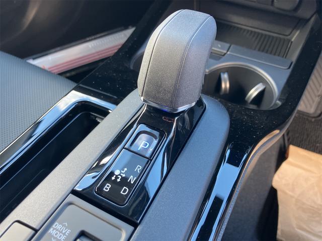 プリウス Ｚ　４ＷＤ　クリアランスソナー　レーンアシスト　オートクルーズコントロール　衝突被害軽減システム　全周囲カメラ　ナビ　アルミホイール　オートマチックハイビーム　オートライト　ＬＥＤヘッドランプ　ＣＶＴ（52枚目）