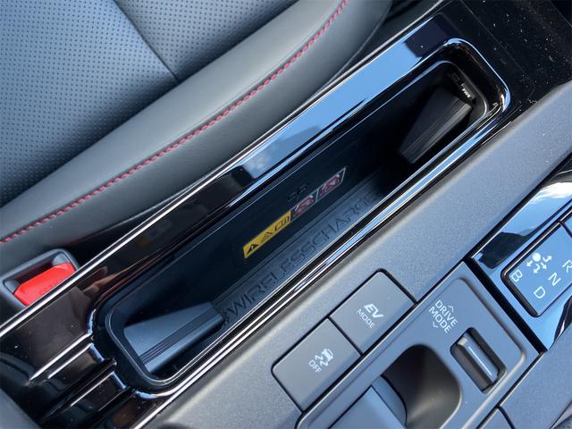 プリウス Ｚ　４ＷＤ　クリアランスソナー　レーンアシスト　オートクルーズコントロール　衝突被害軽減システム　全周囲カメラ　ナビ　アルミホイール　オートマチックハイビーム　オートライト　ＬＥＤヘッドランプ　ＣＶＴ（54枚目）