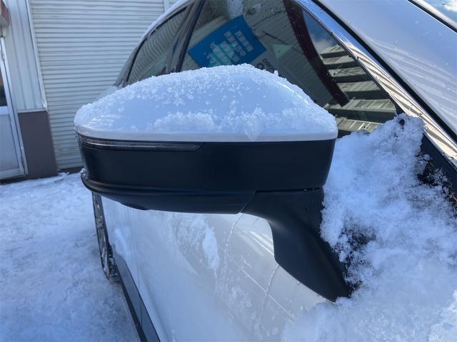 クラウンクロスオーバー Ｇアドバンスド・レザーパッケージ　４ＷＤ　全周囲カメラ　クリアランスソナー　オートクルーズコントロール　レーンアシスト　パワーシート　衝突被害軽減システム　ナビ　ＴＶ　オートマチックハイビーム　オートライト　ＬＥＤヘッドランプ（8枚目）