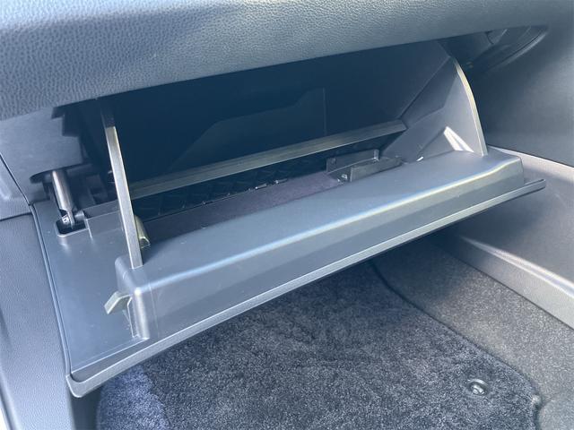 クラウンクロスオーバー Ｇアドバンスド・レザーパッケージ　４ＷＤ　全周囲カメラ　クリアランスソナー　オートクルーズコントロール　レーンアシスト　パワーシート　衝突被害軽減システム　ナビ　ＴＶ　オートマチックハイビーム　オートライト　ＬＥＤヘッドランプ（20枚目）