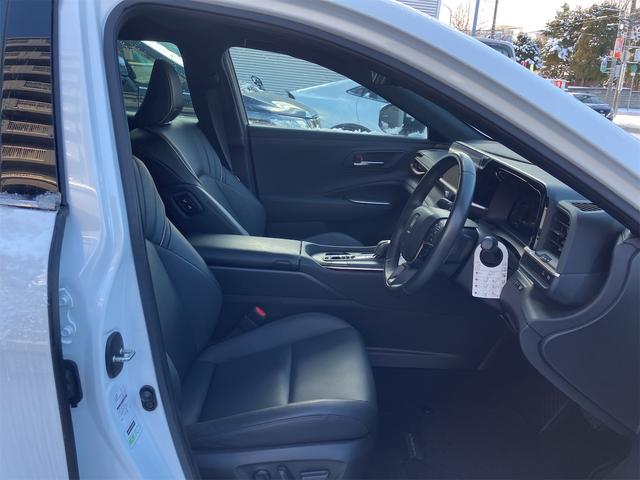 クラウンクロスオーバー Ｇアドバンスド・レザーパッケージ　４ＷＤ　全周囲カメラ　クリアランスソナー　オートクルーズコントロール　レーンアシスト　パワーシート　衝突被害軽減システム　ナビ　ＴＶ　オートマチックハイビーム　オートライト　ＬＥＤヘッドランプ（42枚目）