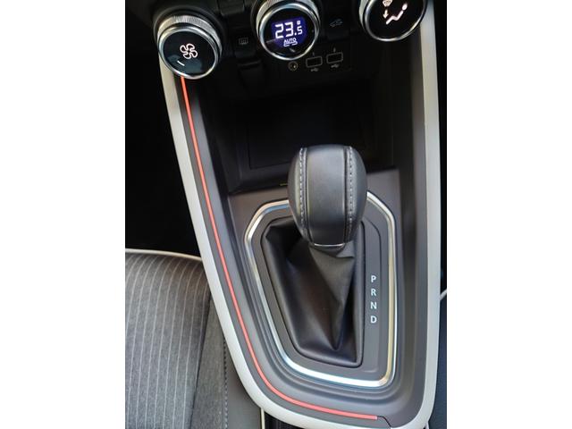 ルーテシア インテンス インテンス 当社元デモカー スタッドレスタイヤ アルミホイール ルノーカードケース リアカメラ LEDヘッドライト アンビエントライト(13枚目)