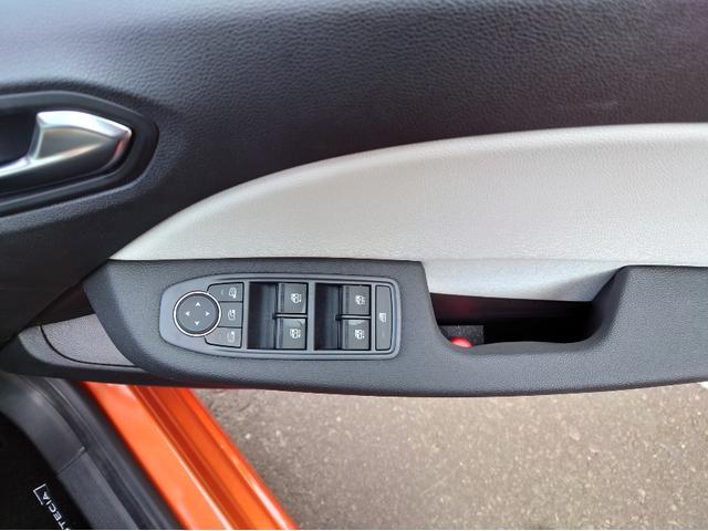 ルーテシア インテンス インテンス 当社元デモカー スタッドレスタイヤ アルミホイール ルノーカードケース リアカメラ LEDヘッドライト アンビエントライト(17枚目)