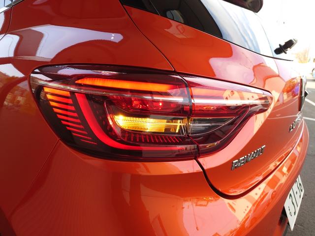 ルーテシア インテンス インテンス 当社元デモカー スタッドレスタイヤ アルミホイール ルノーカードケース リアカメラ LEDヘッドライト アンビエントライト(28枚目)