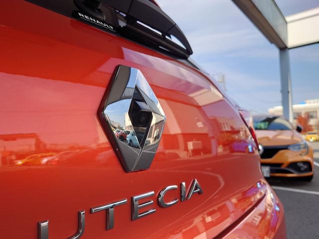 ルーテシア インテンス インテンス 当社元デモカー スタッドレスタイヤ アルミホイール ルノーカードケース リアカメラ LEDヘッドライト アンビエントライト(29枚目)