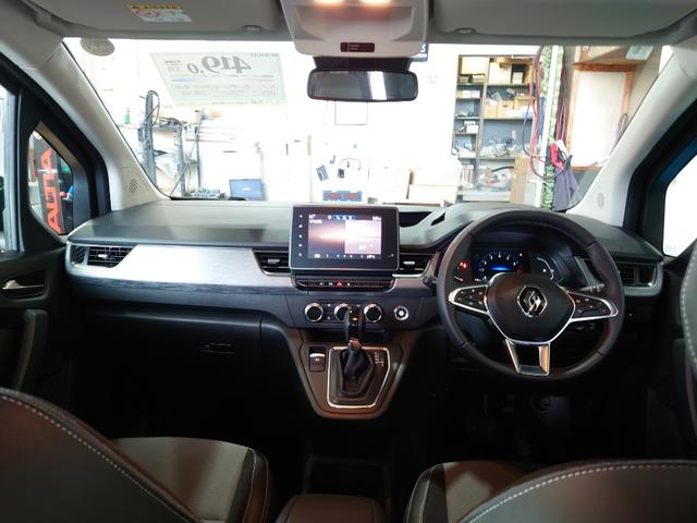 カングー インテンス インテンス デモカーアップ フロントグリルトリコロール トリコロールエンブレム エンスー本革キーケース バックドアシステムポケット フロントシリコンワイパーセット スタッドレスタイヤ スチールホイール(2枚目)